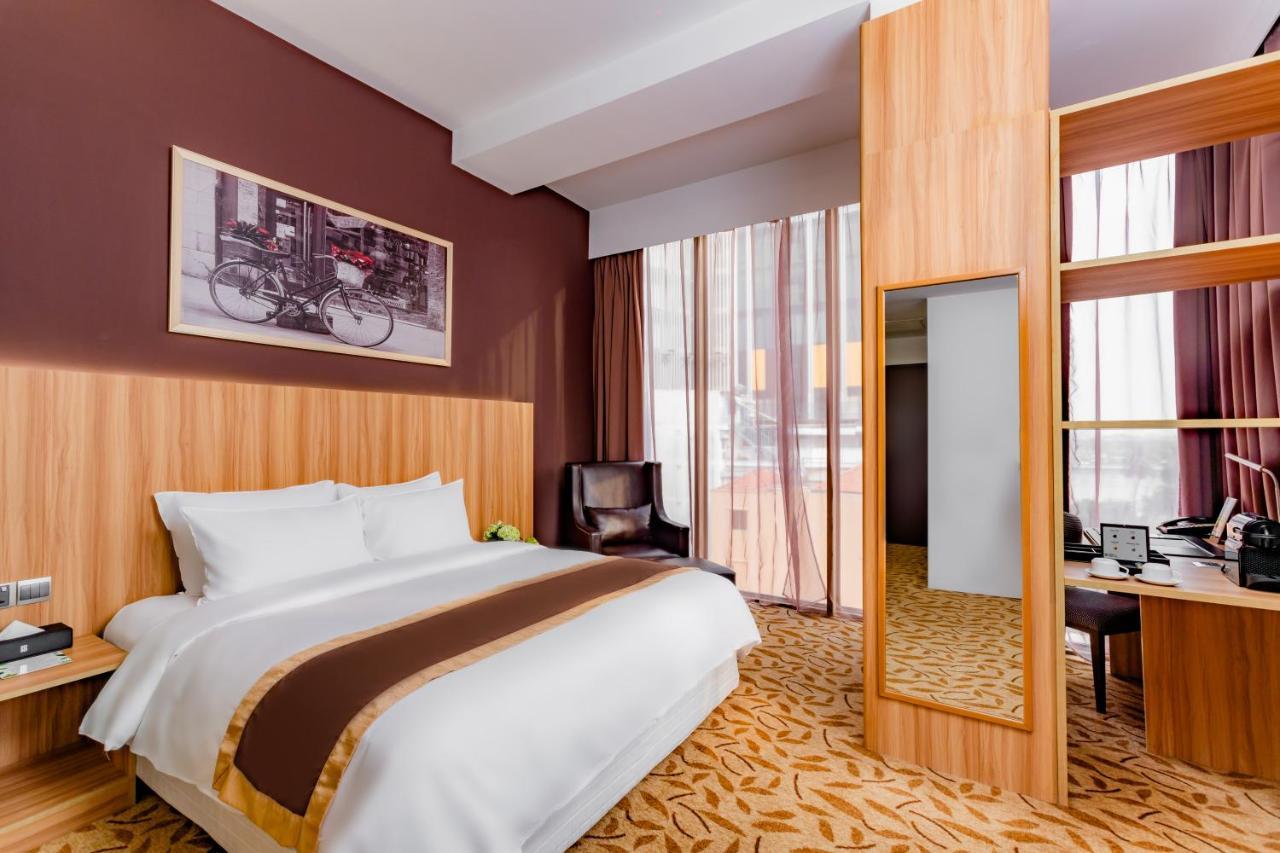 Bay Hotel Ho Chi Minh Экстерьер фото