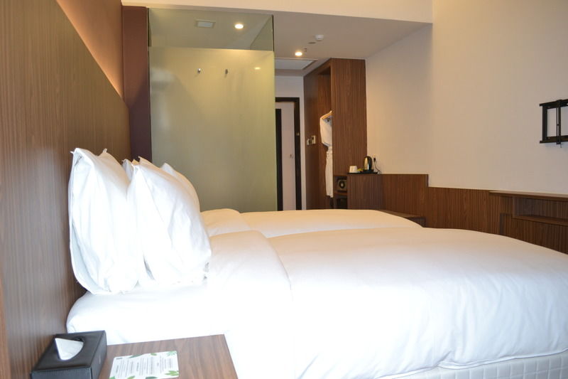 Bay Hotel Ho Chi Minh Экстерьер фото
